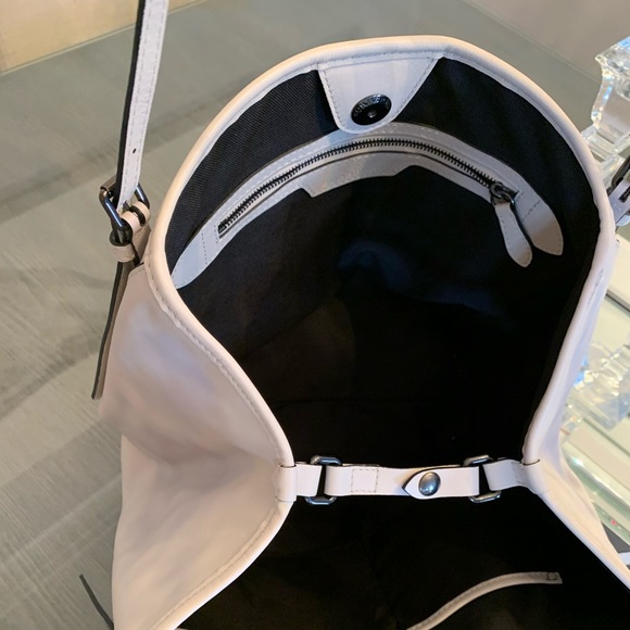 Burberry soft check small Canterbury tote - Picture 6 of 8